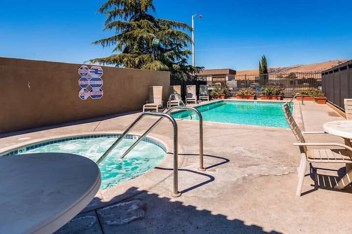 Pool 14 of 19