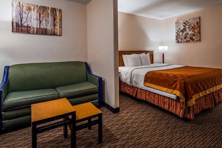 Room 7 of 19